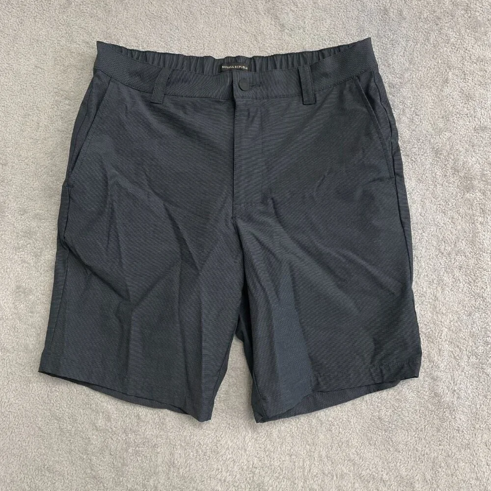 NWOT Banana Republic Men's Size 34 Gray Striped Shorts Polyester Cotton Spandex